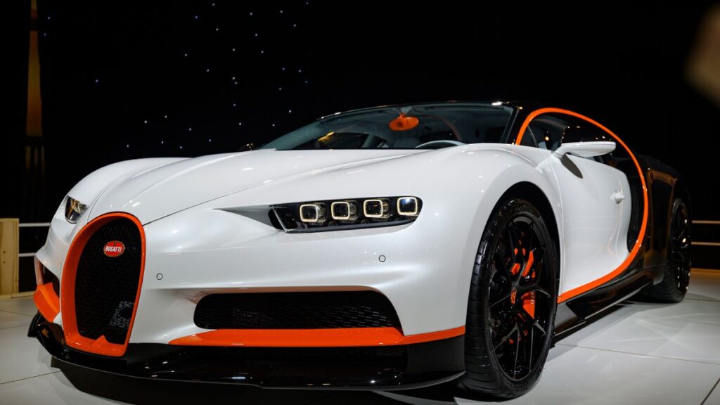 Яка ж вона, найшвидша машина у світі? Заглиблюємось у світ шалених швидкостей