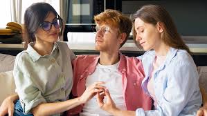 Поліаморні стосунки: як це працює і чому все більше людей обирають поліаморію